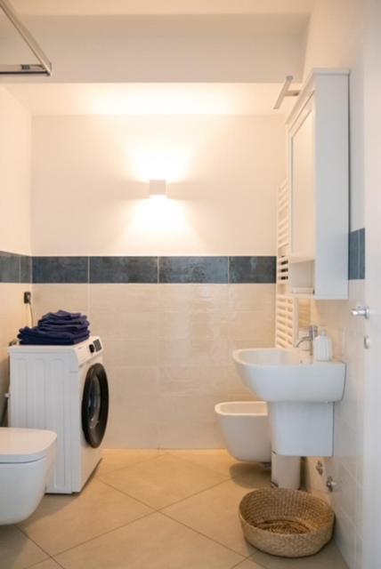 Grande Monolocale Con Parcheggio Interrato Incluso Apartman Genova Kültér fotó
