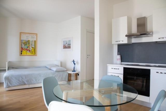 Grande Monolocale Con Parcheggio Interrato Incluso Apartman Genova Kültér fotó